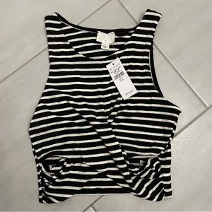 NWT Dee Elly striped top size small